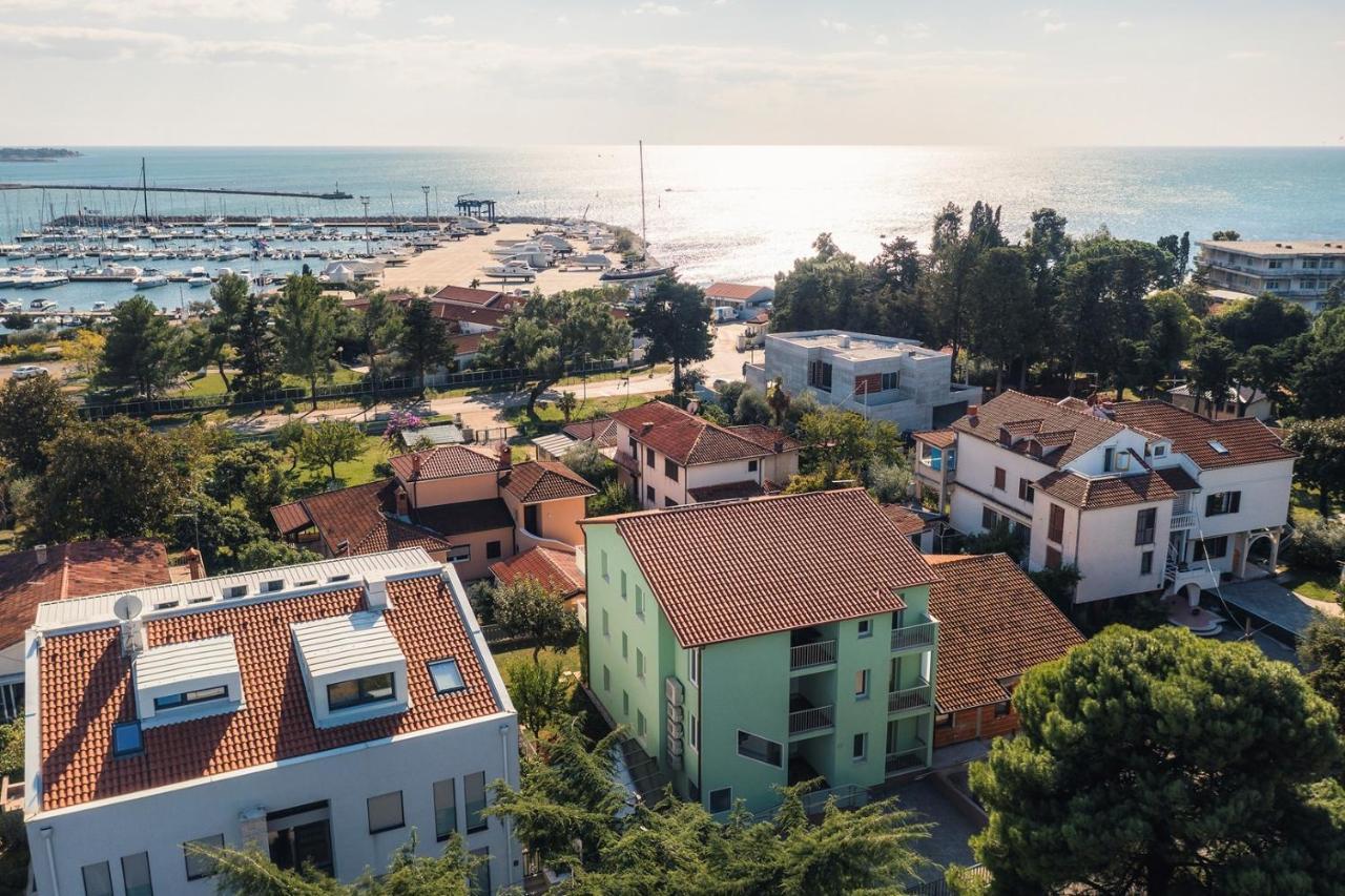 Andrea House With Apartments Umag Extérieur photo