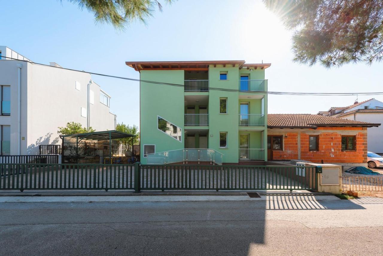 Andrea House With Apartments Umag Extérieur photo
