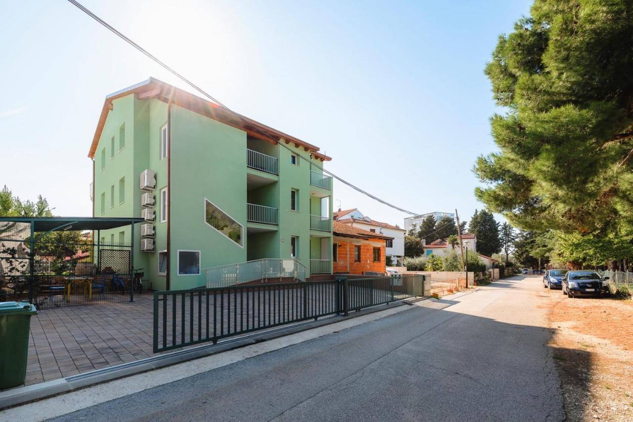 Andrea House With Apartments Umag Extérieur photo