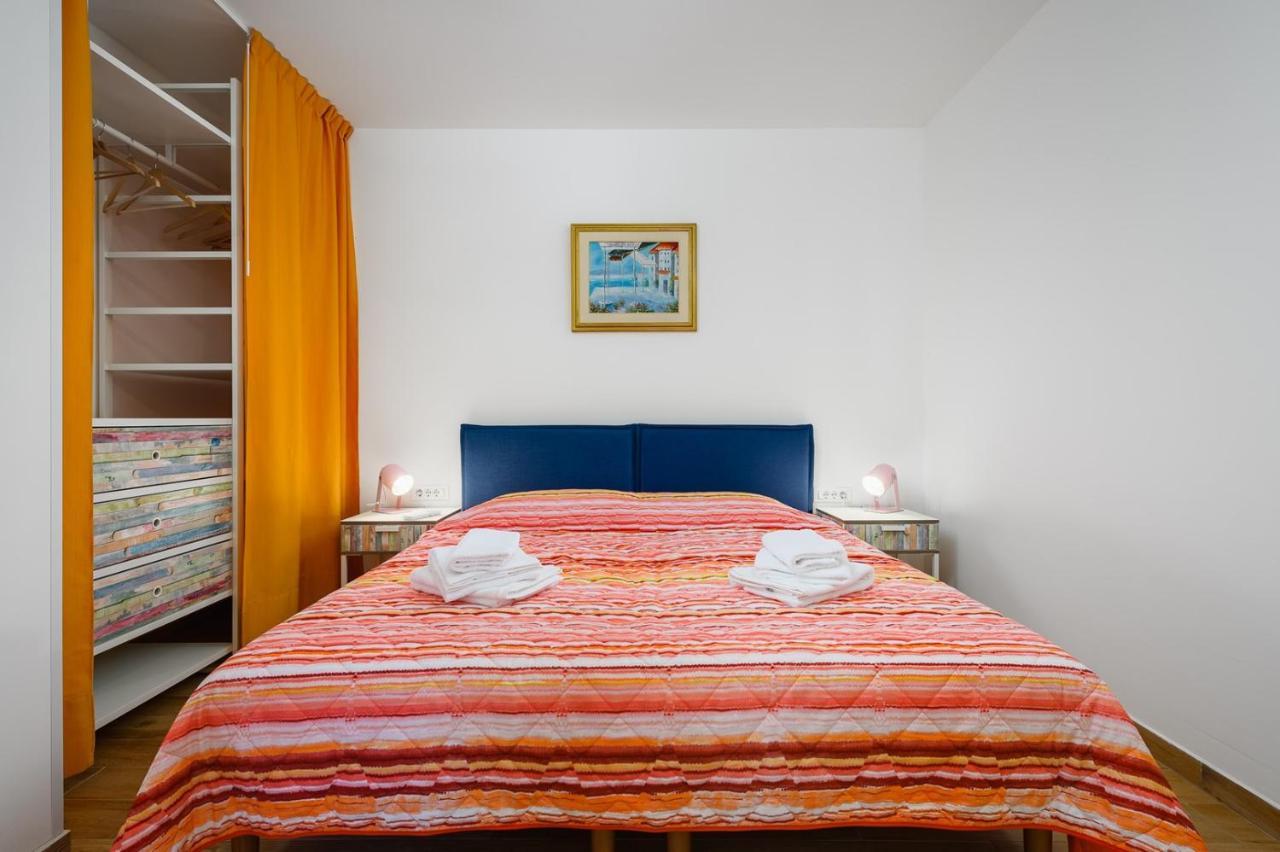 Andrea House With Apartments Umag Extérieur photo