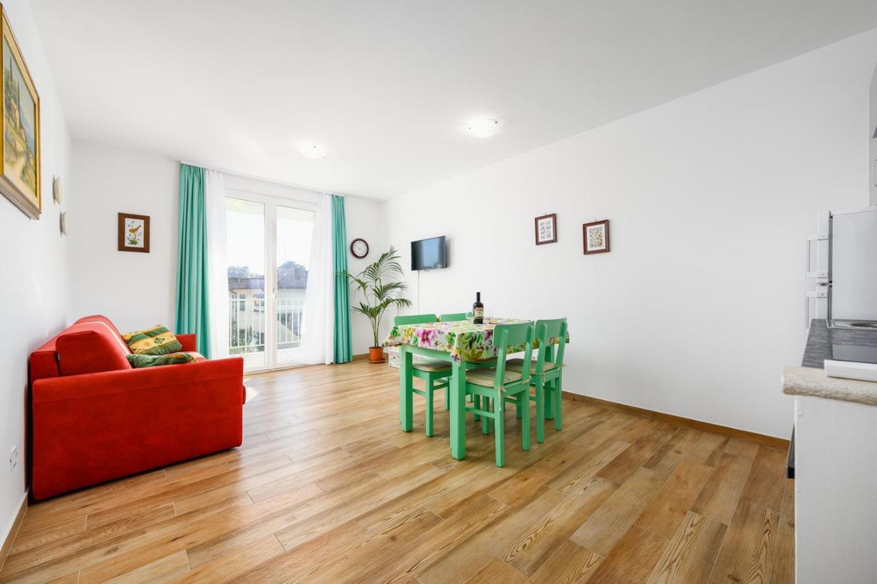 Andrea House With Apartments Umag Extérieur photo