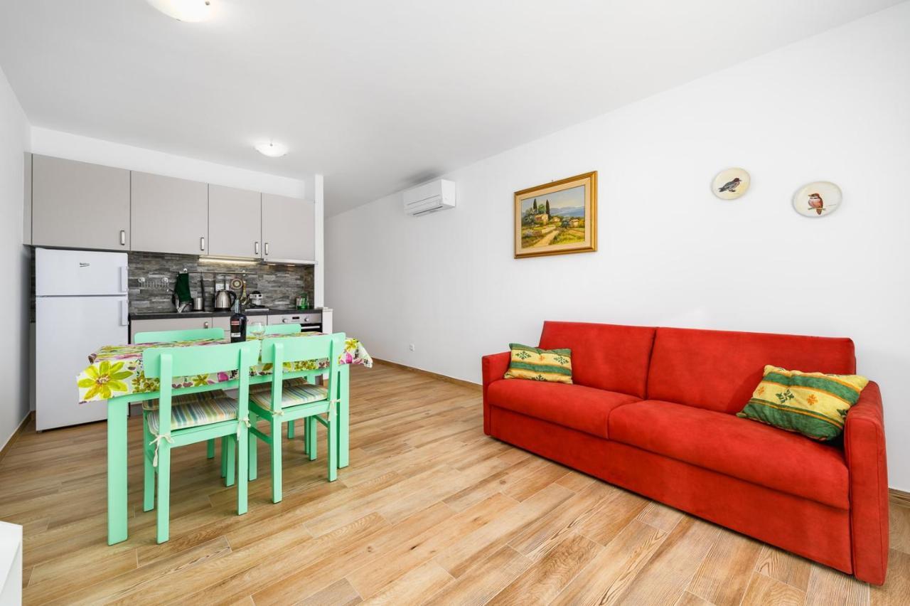Andrea House With Apartments Umag Extérieur photo