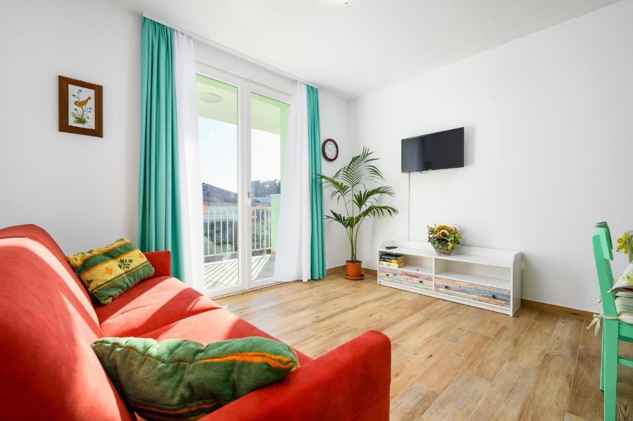 Andrea House With Apartments Umag Extérieur photo